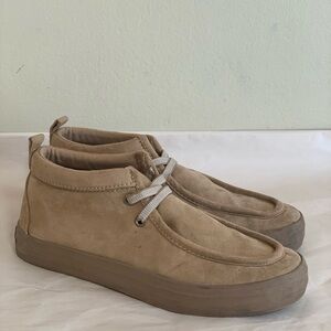 Old Navy Boys Size 4 Tan/Beige High-Top Faux Suede Elastic Lace Sneakers